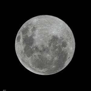 من سيستفيد من القمر أولا؟