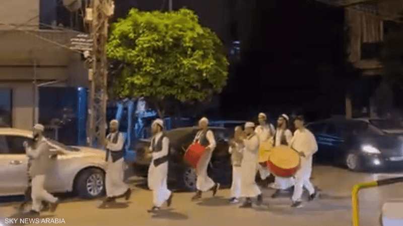 "فرقة وداع" تجوب شوارع طرابلس في آخر أيام رمضان