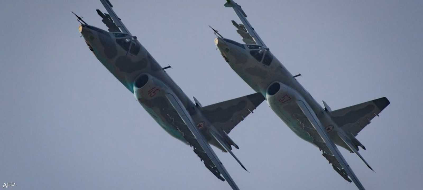 طائرات هجومية من طراز سو-25