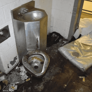 قذارة الزنزانة أودت بحياة السجين