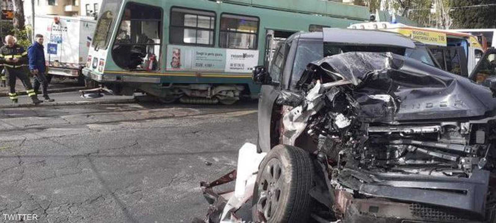 سيارة إيموبيلي المحطمة