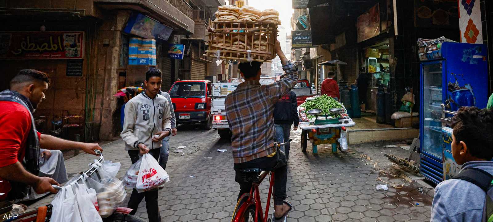 اقتصاد مصر - أحد شوارع الأحياء القديمة في القاهرة