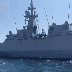 وصول سعوديين ورعايا دول أخرى إلى جدة بعد إجلائهم من السودان