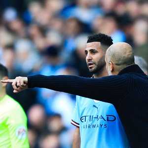 غوارديولا يعطي النصائح لغوارديولا