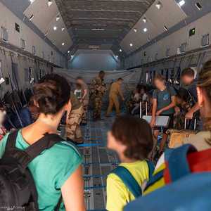 عمليات إجلاء الرعايا الأجانب متواصلة