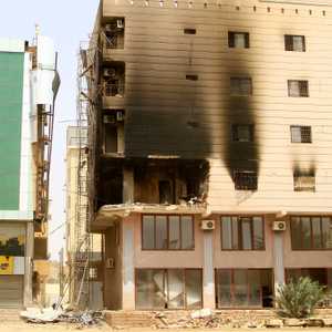 هناك مئات العراقيين العالقين في السودان