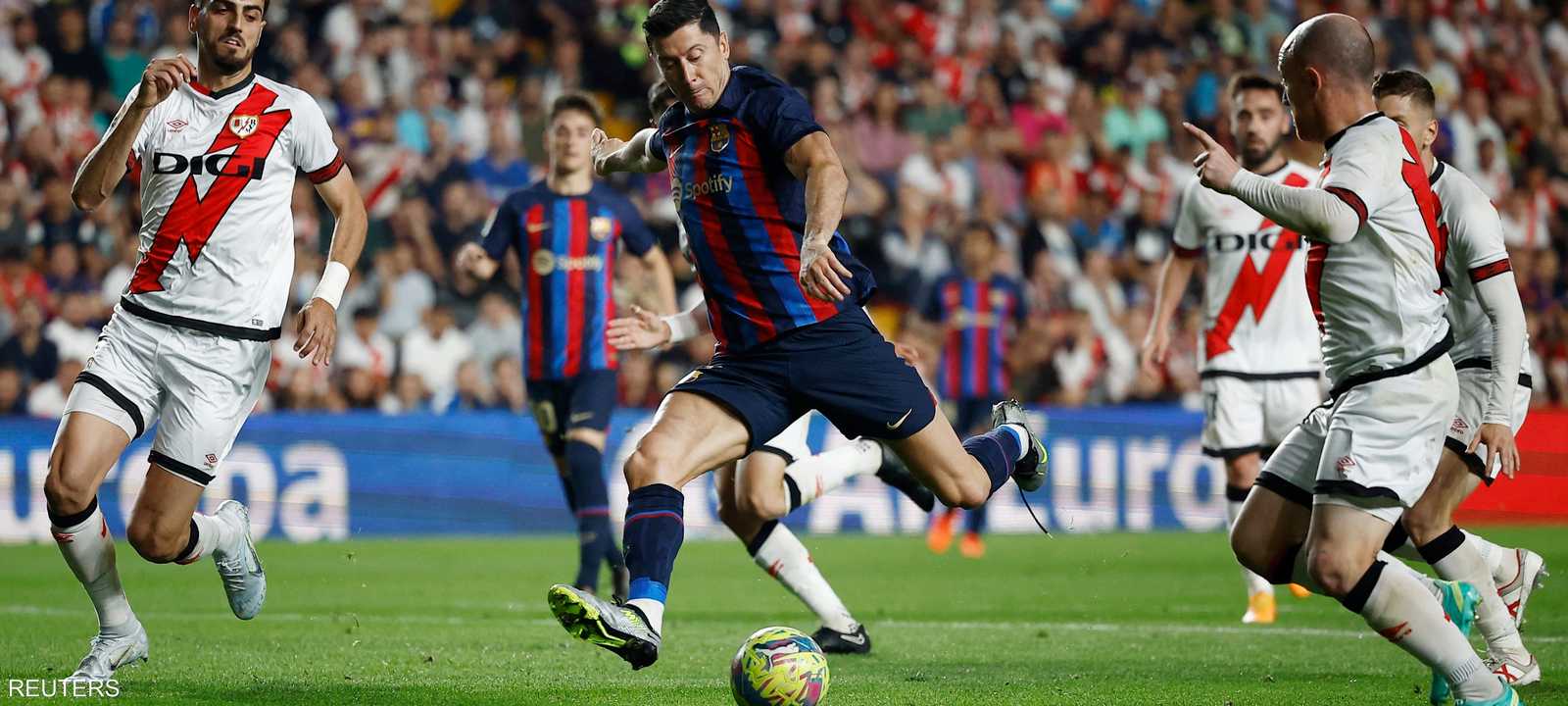 برشلونة لا يزال الأقرب للقب رغم الهزيمة