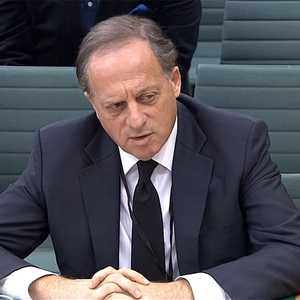 رئيس هيئة الإذاعة البريطانية "بي بي سي" ريتشارد شارب