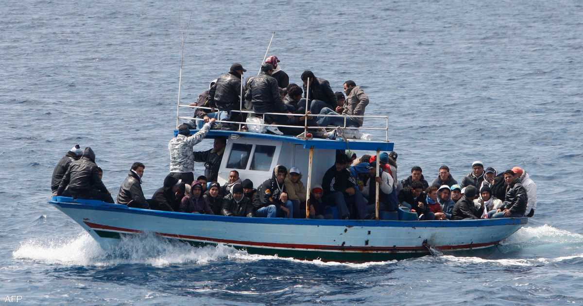 Неоказание капитаном судна помощи терпящим. Беженцы из Ливии на лодках.