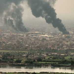 دخان متصاعد إثر اشتباكات في الخرطوم