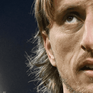 يلقب مودريتش بـ"يوهان كرويف" للعبه الكرة الشاملة في المعلب