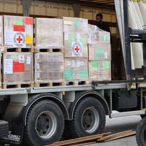 وصول أول شحنة مساعدات إنسانية للسودان