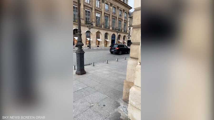 فيديو يوثق.. لحظة اقتحام متجر بولغري في باريس