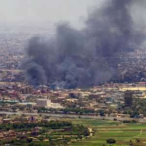 صورة لاشتباكات في الخرطوم في الثالث من مايو