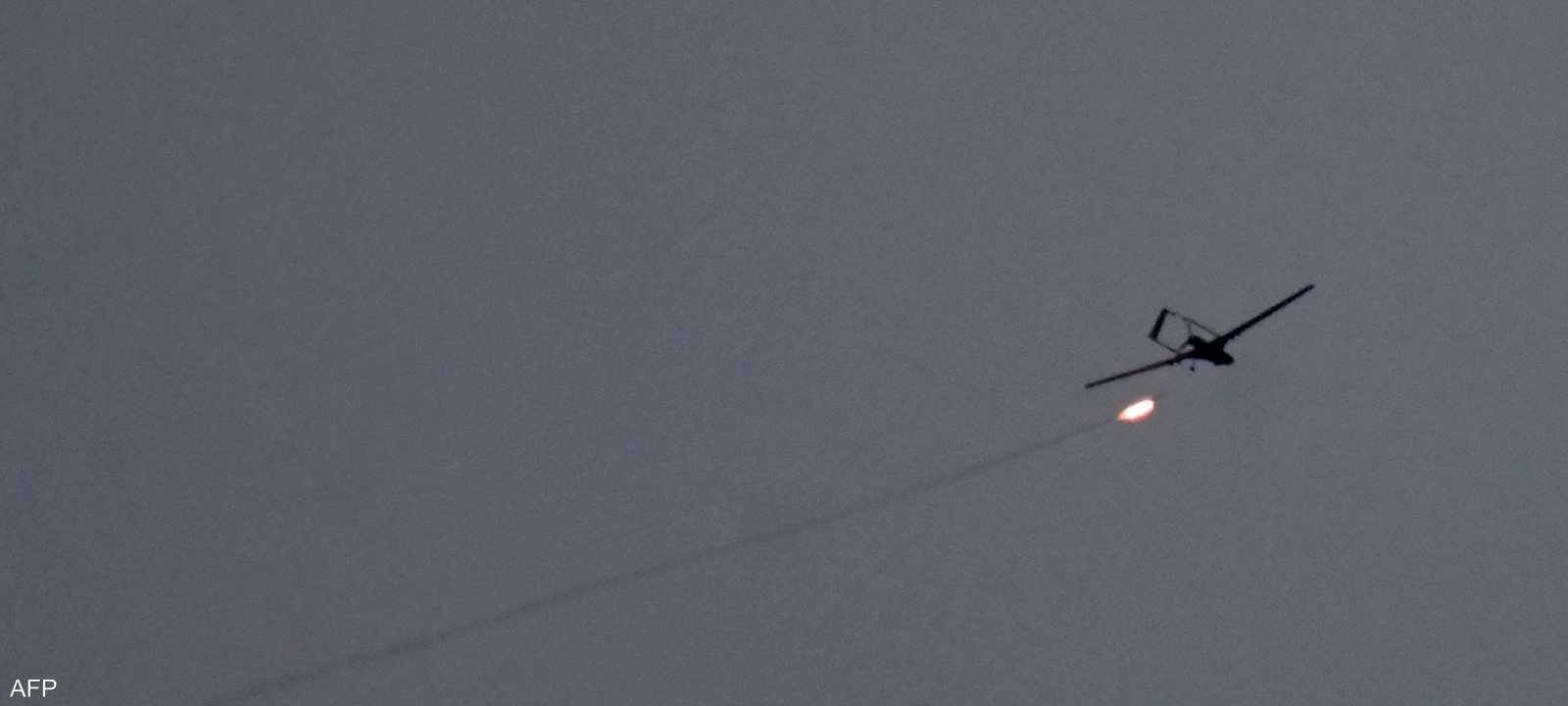 طائرة مسيرة قبيل إسقاطها في سماء كييف، الخميس.