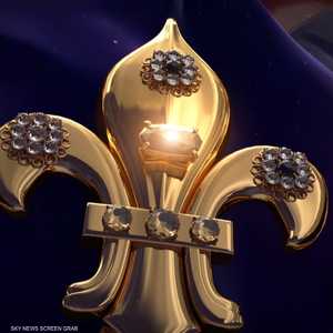 كاميلا الملكة القرينة سترتدي "تاجا مستخدما"