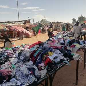 وجد العديد من سكان العاصمة الخرطوم متنفسا في سوق حلايب