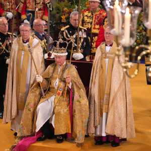 تتويج الملك تشارلز بشكل رسمي