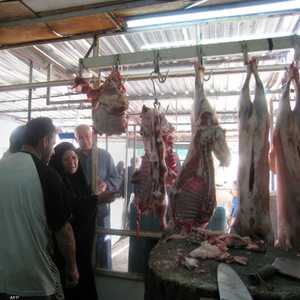 أرشيفية.. اللحوم التي لا تخضع للرقابة مصدر للحمى النزفية