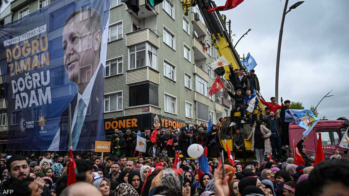 أنصار أردوغان يحتشدون في تجمع انتخابي بأسطنبول