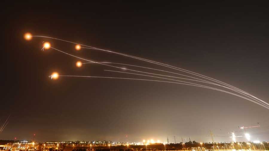 أرشيف - الدفاع الجوي الإسرائيلي في تصد لصواريخ من غزة
