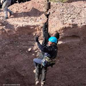 انهيار أتربة على عمال صيانة داخل بئر في الأردن