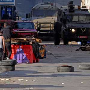 القوات الإسرائيلية أثناء اقتحام نابلس بالضفة الغربية