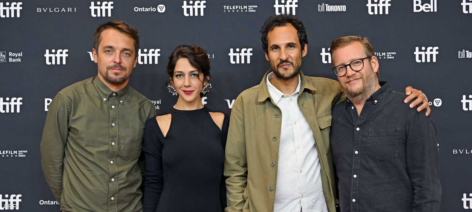 المخرج علي عباسي والممثلة زار أمير إبراهيمي (وسط الصورة)