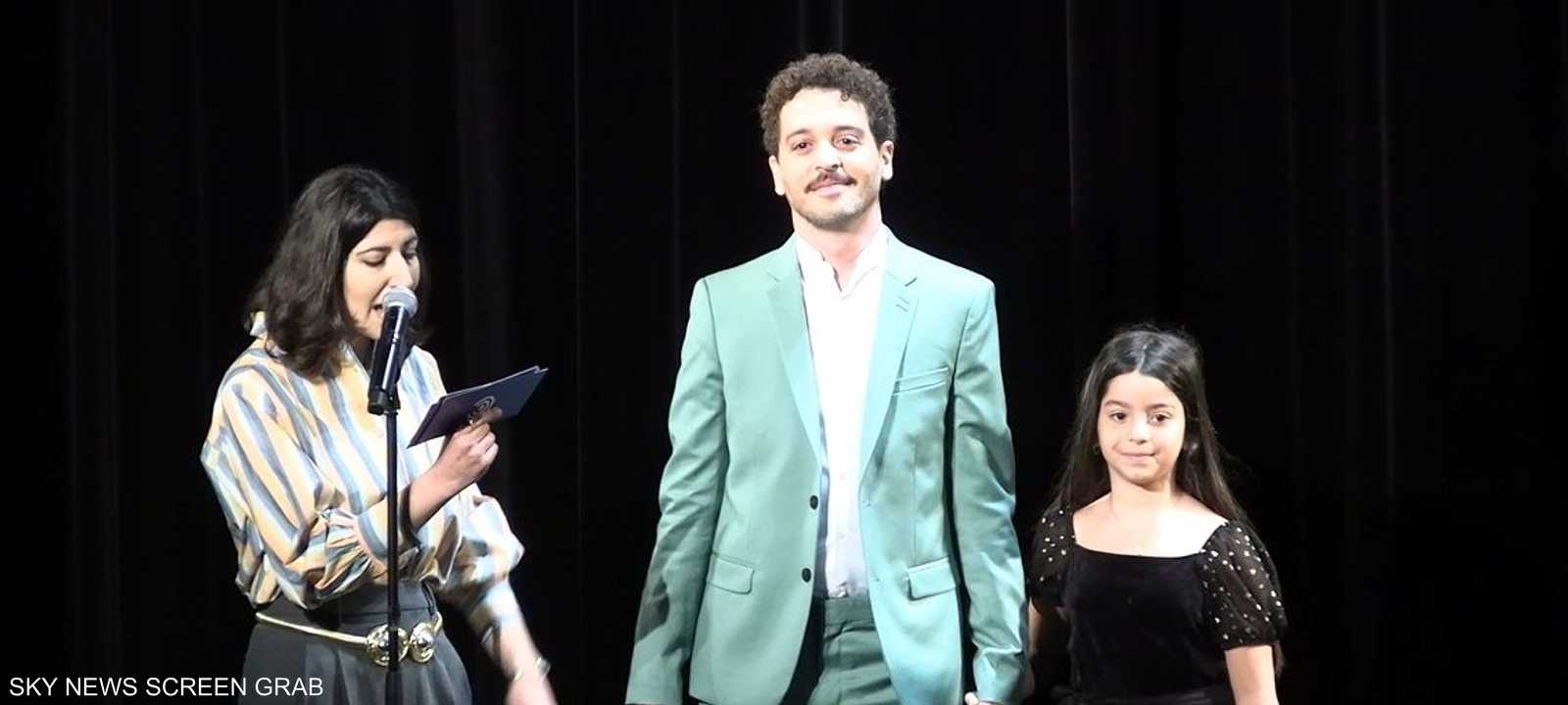 المخرج الأردني الشاب أمجد الرشيد خلال تقديم عرض الفيلم