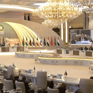القمة العربية الـ32 انعقدت في مدينة جدة السعودية.