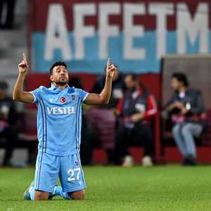 تريزيغيه بقميص طرابزون سبور