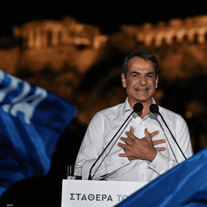 الحزب الحاكم في اليونان يحقق الفوز في الانتخابات