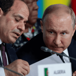 أرشيفية للقاء جمع السيسي وبوتين