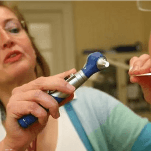 استمرار الالتهاب في الحلق قد يكون مؤشرا على مرض خطير