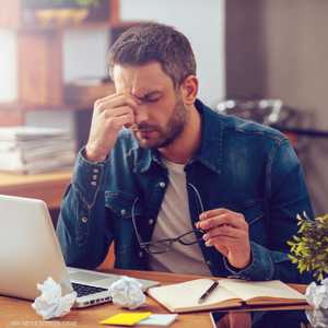 استطلاع: ربع الموظفين يرفضون الإجازات المرضية.. فما السبب؟