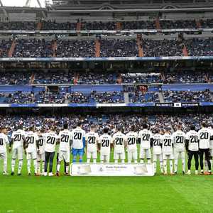 نزل لاعبو ريال مدريد إلى الملعب مرتدين قمصانا تحمل رقم 20