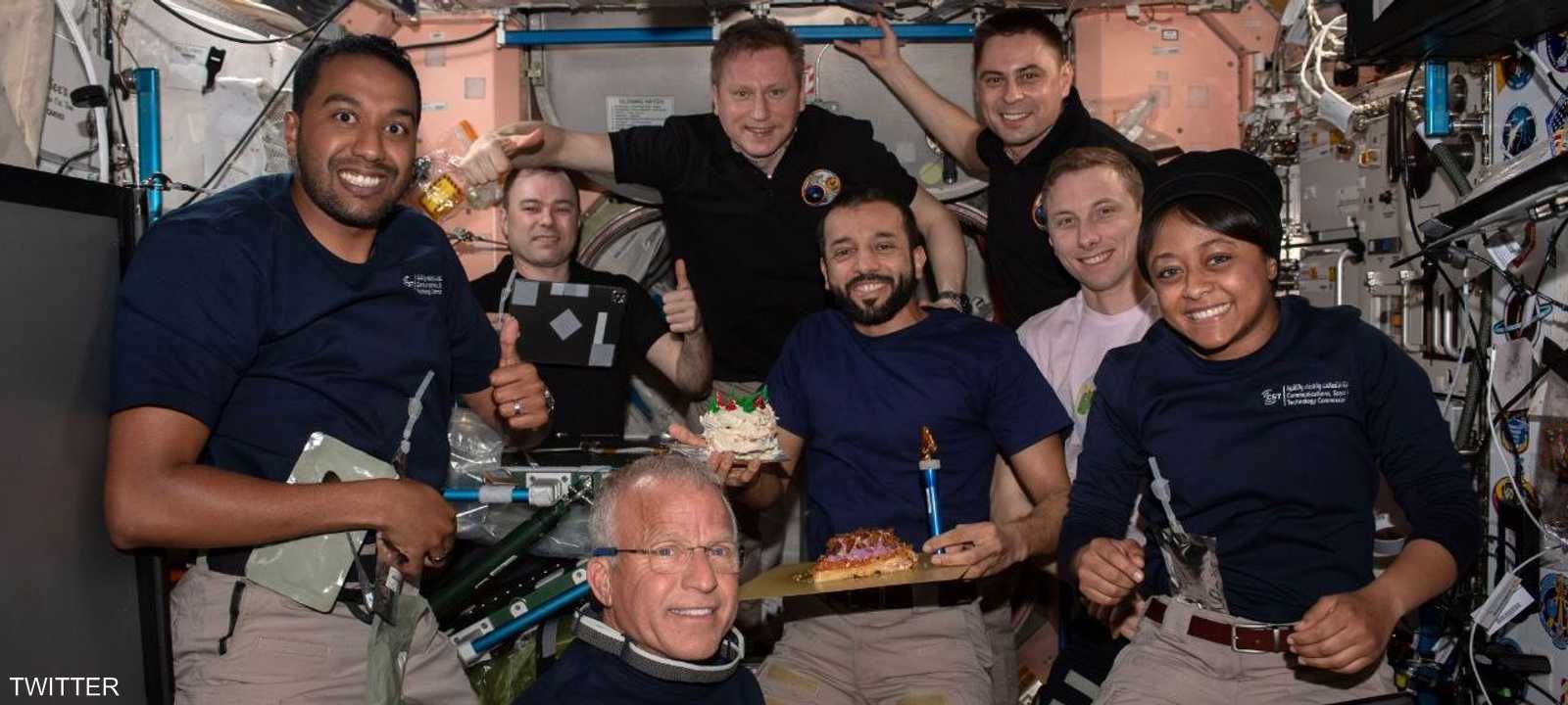 سلطان النيادي يحتفل بعيد ميلاده في الفضاء