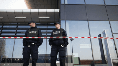 الشرطة: احتجاز رهائن في بلدة بشرق هولندا