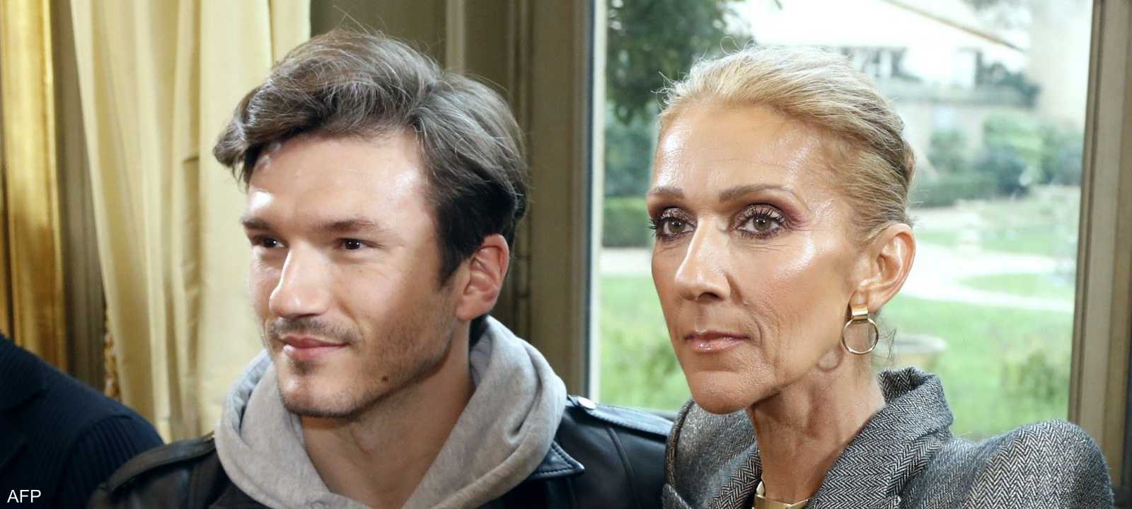 المغنية الكندية سيلين ديون