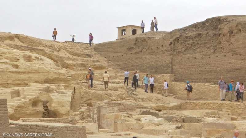 اكتشاف أكبر ورشتين للتحنيط في سقارة بمصر