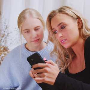 دراسة تكشف قلق الأهالي من إدمان المراهقين على "Reels"