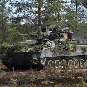 الناتو يجري تدريبات قرب الحدود الروسية