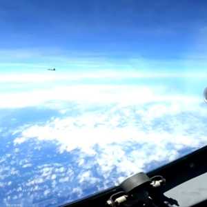 الطائرة الصينية والطائرة الأميركية فوق بحر الصين الجنوبي