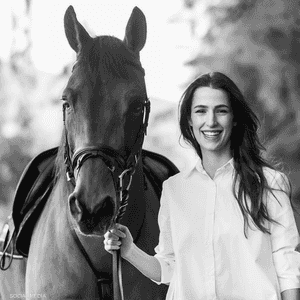 "محظوظ برجوة".. قصة تعارف الأمير حسين على عروسه