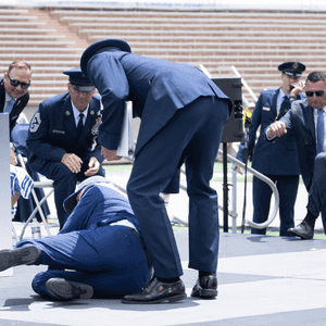 حوادث سقوط بايدن تكررت مرات عدة