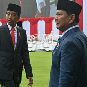 الرئيس الإندونيسي جوكو ويدودو ووزير الدفاع برابوو سوبيانتو