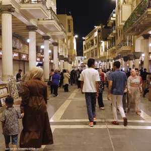 شارع المتنبي في بغداد أصبح مقصد العائلات مساء بعد تطويره