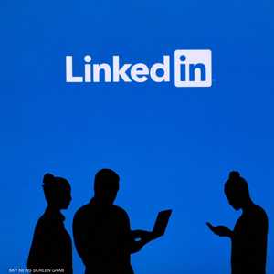لينكد إن.. أكبر منصة للبحث عن وظائف