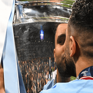 محرز يطبع قبلة على كأس تشامبيونزليغ