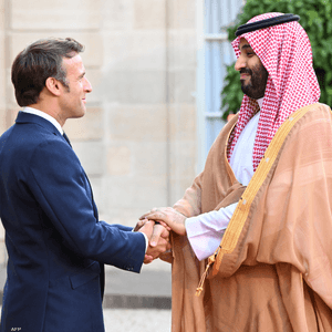 من لقاء سابق جمع ولي العهد السعودي بماكرون في باريس